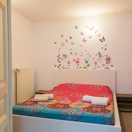 Center Walking Apartment And Room Bucareste Exterior foto